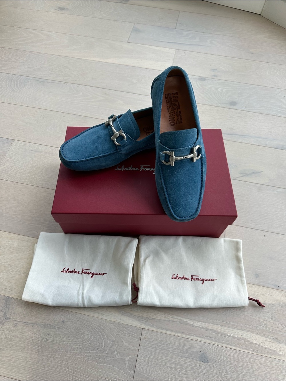 Men’s NWT Size 7 Salvatore Ferragamo Blue Suede Loafers